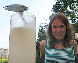 Кефир – натуральное средство от перхоти